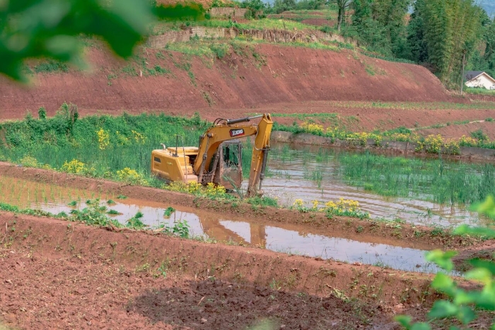 建設(shè)“巴渝糧倉”，徐工挖機(jī)我在行（háng）！
