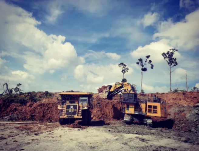 1+1>2，徐工“挖運”礦山組合擎動印尼煤礦作業(yè)效率