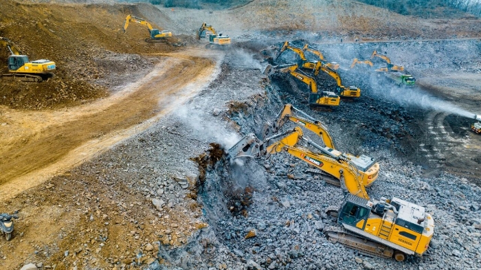 徐工金打出組合拳，硬巖場平施工效率倍增