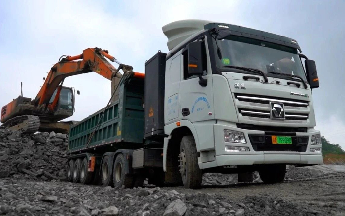 三次都選TA！徐工純電動牽引車助力西南砂石料運輸！